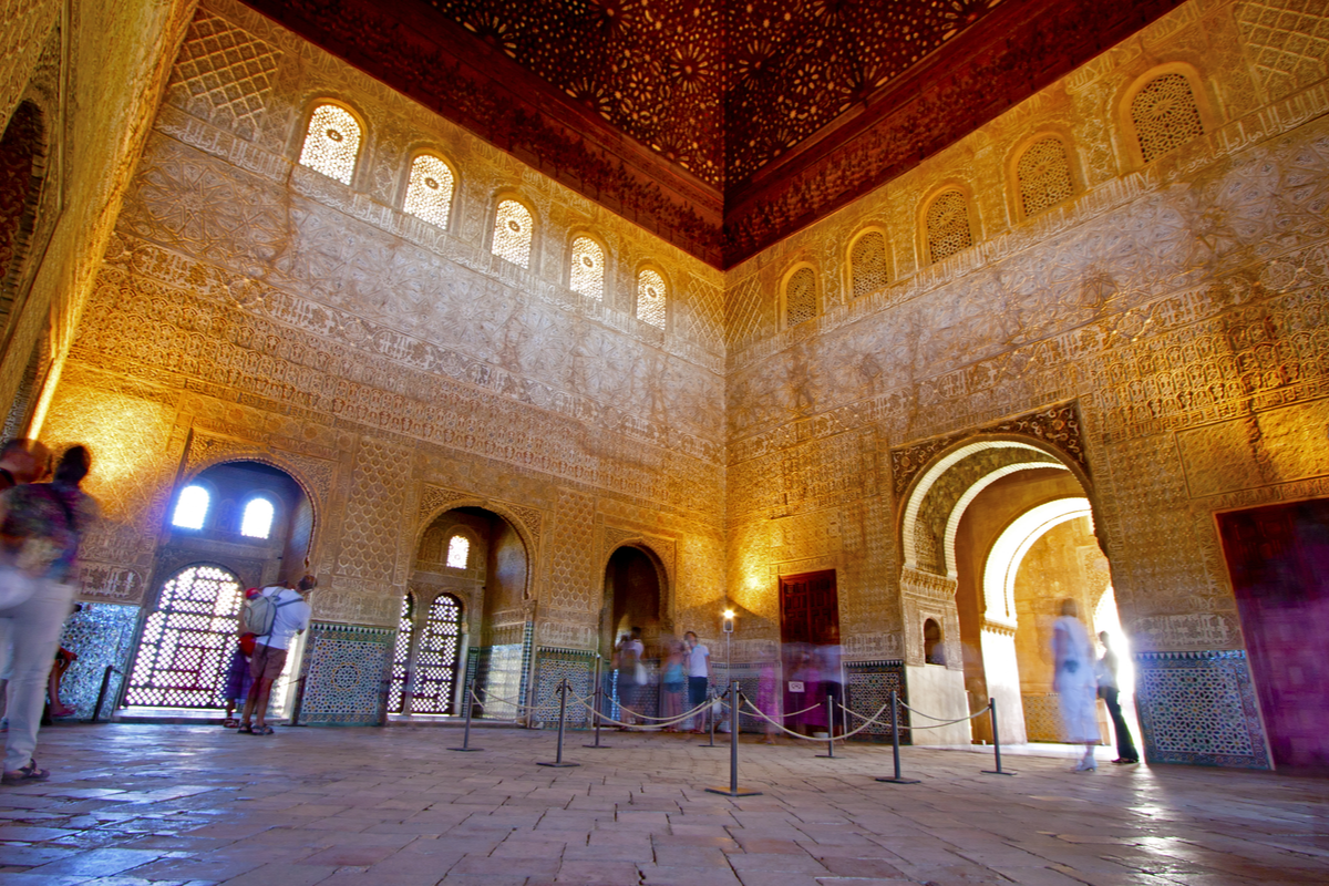 nazaries-palace-alhambra-granada-spain-travel-tour