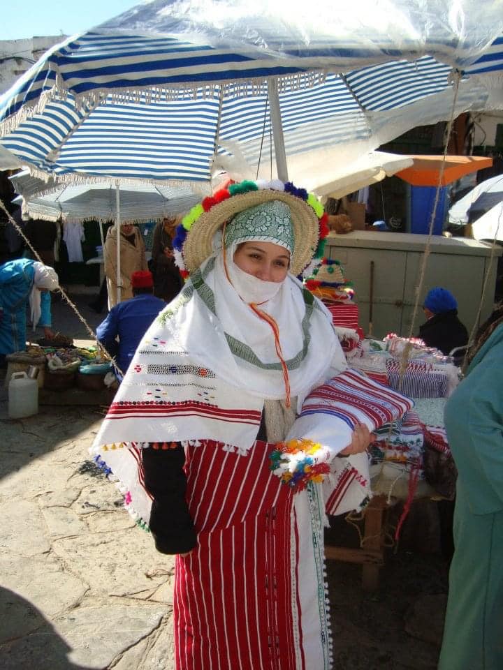 turista-vestida-marroquie