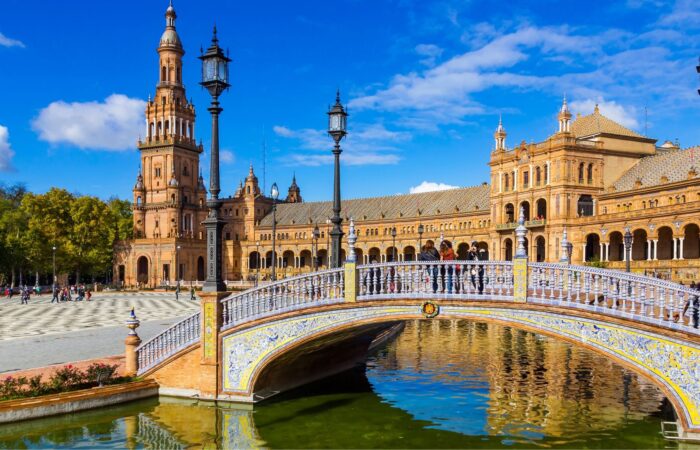 plaza-de-espana-visit-tour-sevilla-almanatour